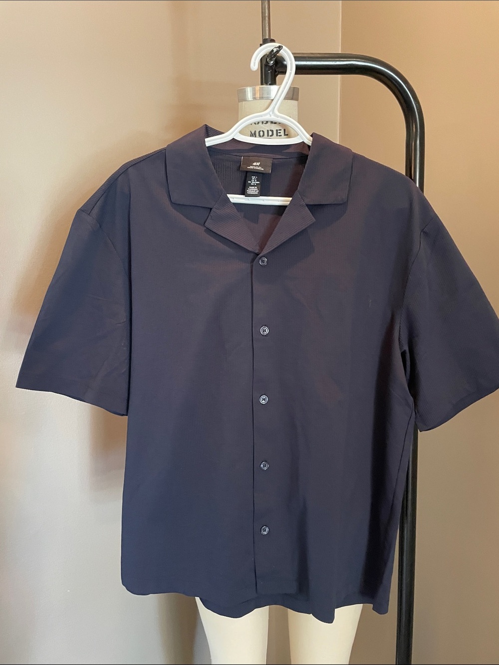 H&M Men's Short-Sleeve Button-Down Shirt in Navy